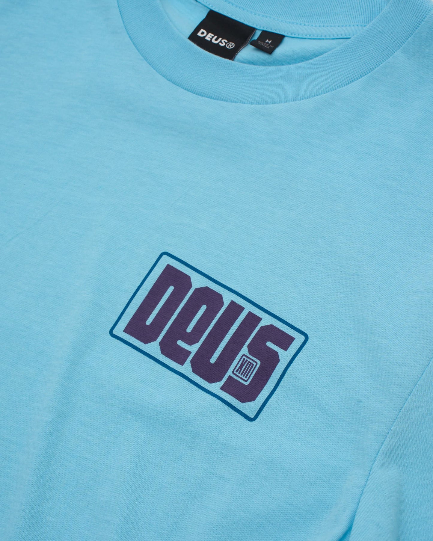 DEUS EX MACHINA OUTAGE TEE - SKY BLUE