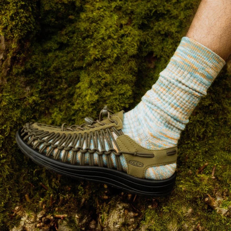 KEEN UNEEK SNEAKER - DARK OLIVE / BLACK