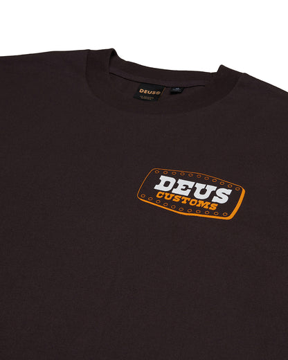 DEUS EX MACHINA BUCKLE UP TEE - BROWN