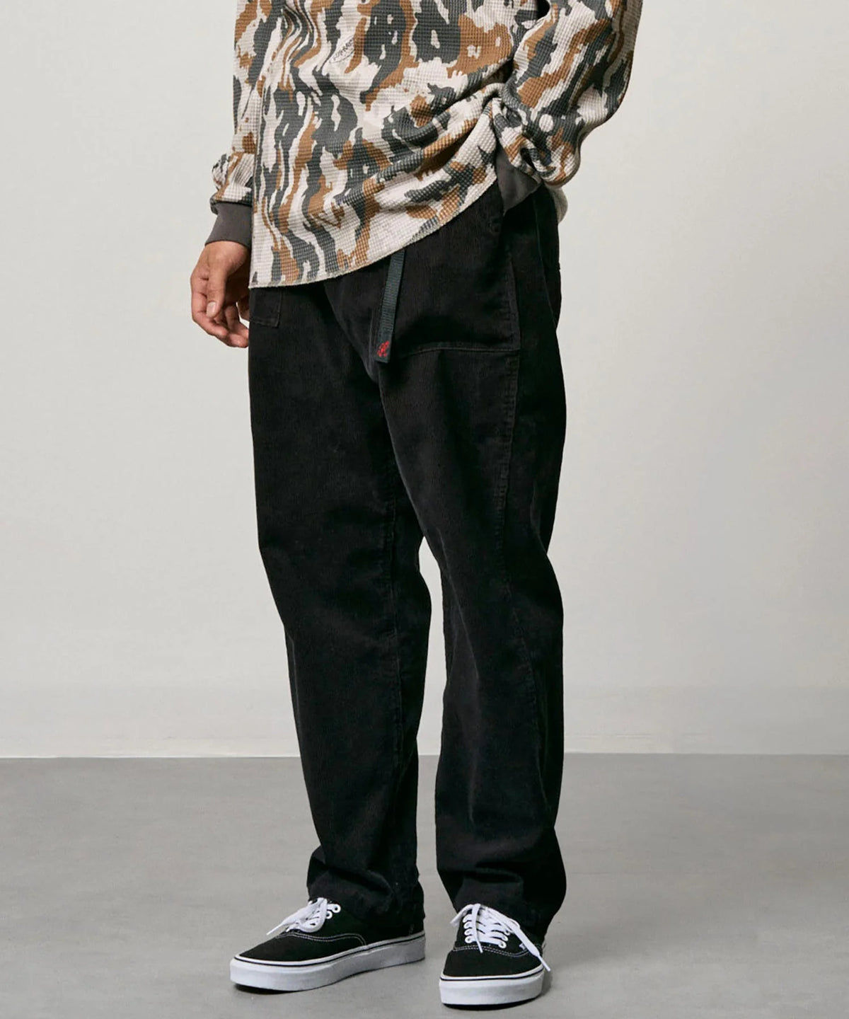GRAMICCI CORD LOOSE TAPERED RIDGE PANTS - BLACK