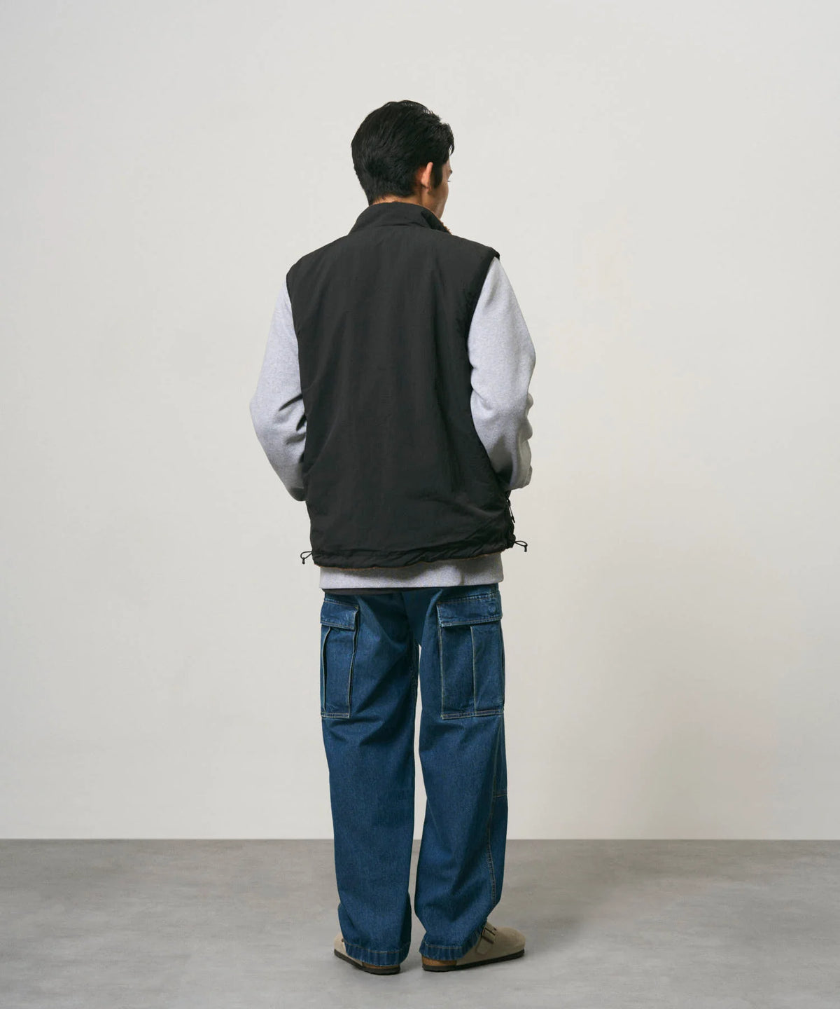 GRAMICCI REVERSIBLE SHERPA VEST - DARK BROWN / BLACK