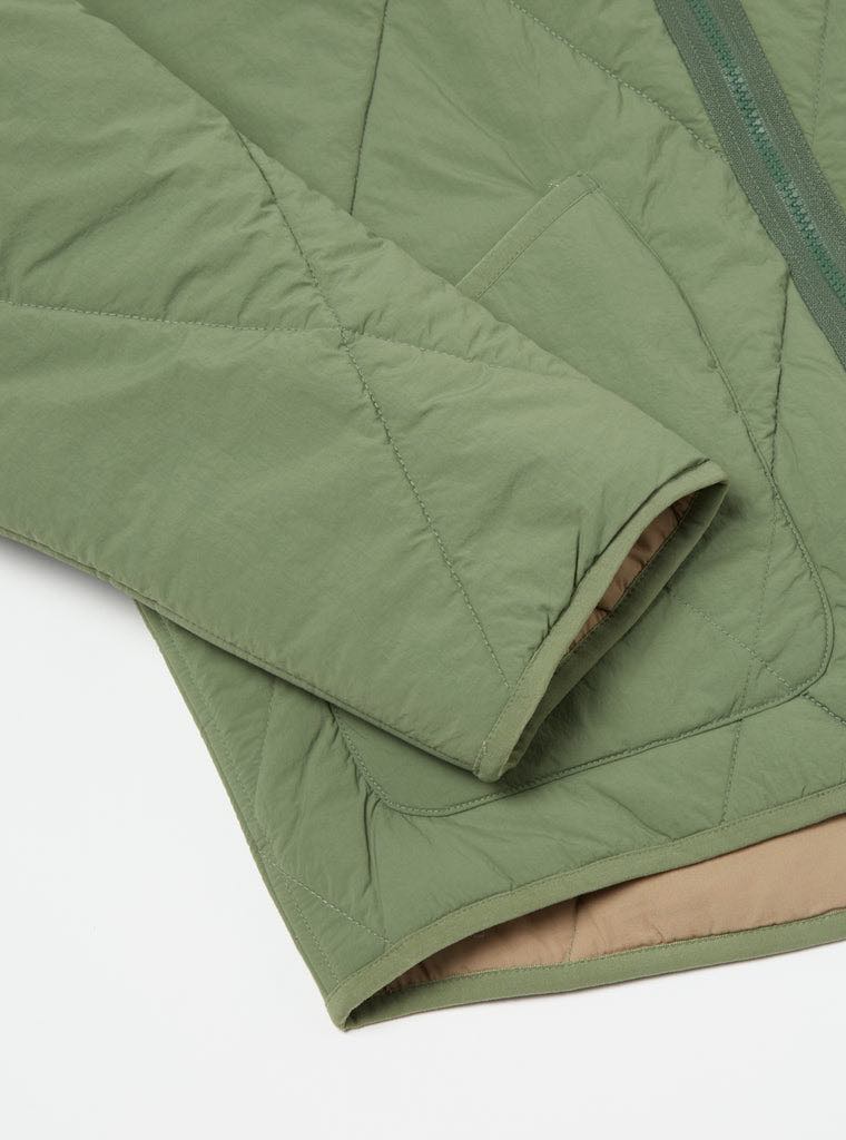 UNIVERSAL WORKS REVERSIBLE MILITARY LINER JACKET DIAMOND QUILT RECYCLED NYLON - GREEN / SAND