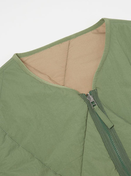 UNIVERSAL WORKS REVERSIBLE MILITARY LINER JACKET DIAMOND QUILT RECYCLED NYLON - GREEN / SAND