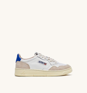 AUTRY MEDALIST LOW LEATHER SUEDE - WHITE / PRINCE BLUE