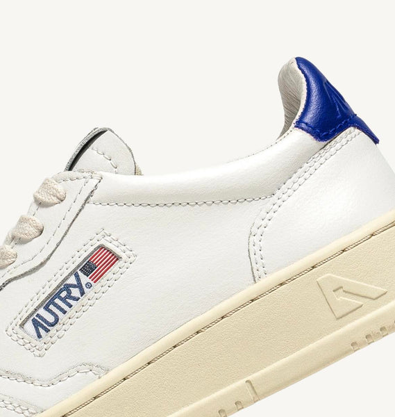 AUTRY MEDALIST LOW LEATHER - WHITE / PRINCE BLUE